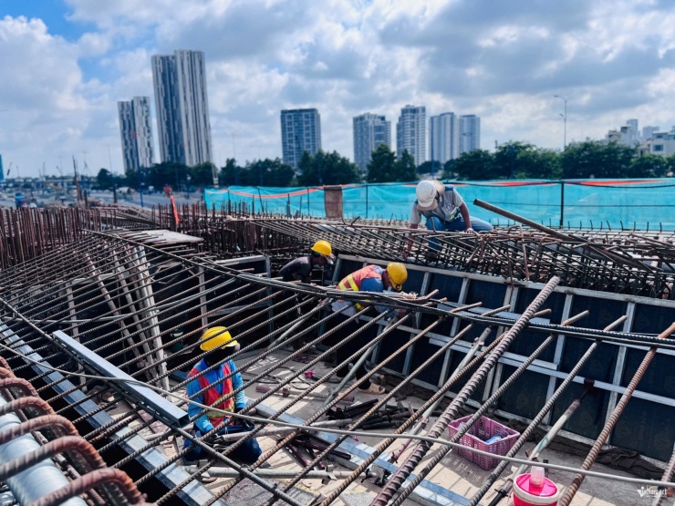 &#39;Gác&#39; lại sum vầy, thi công xuyên lễ tại nút giao phức tạp bậc nhất TPHCM - 8