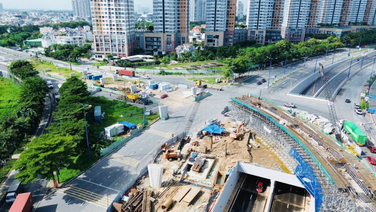 &#39;Gác&#39; lại sum vầy, thi công xuyên lễ tại nút giao phức tạp bậc nhất TPHCM - 10