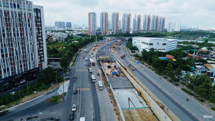 &#39;Gác&#39; lại sum vầy, thi công xuyên lễ tại nút giao phức tạp bậc nhất TPHCM - 12