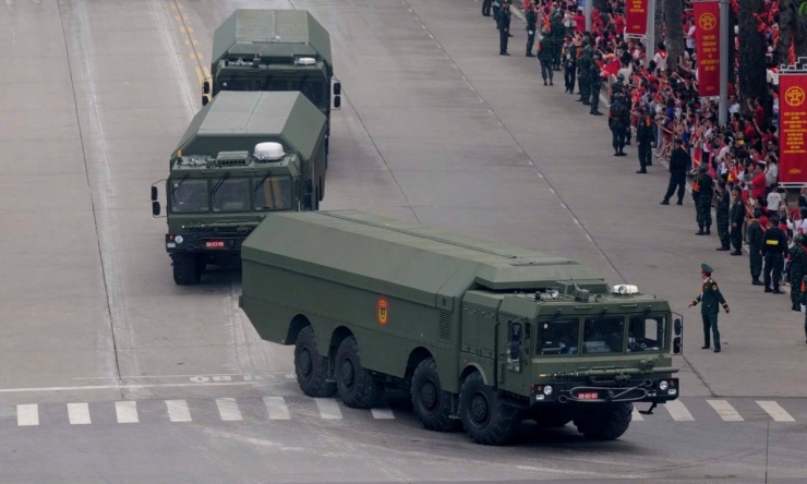 Dàn tên lửa, UAV Việt Nam phô diễn trong diễu binh - 4