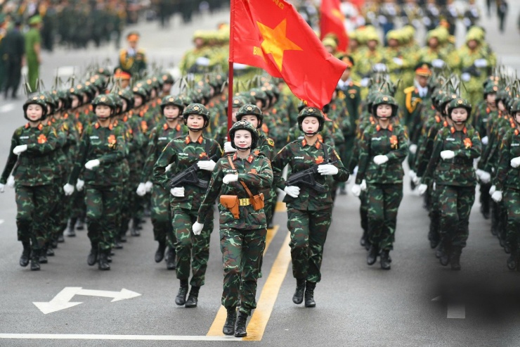 80 năm qua, Bộ đội Thông tin luôn đoàn kết, mưu trí, dũng cảm, vượt qua mọi khó khăn, giữ vững “Mạch máu thông tin liên lạc”, lập nên nhiều chiến công xuất sắc. Là lực lượng được ưu tiên xây dựng hiện đại, Bộ đội Thông tin quyết tâm bảo đảm thông tin liên lạc “kịp thời - chính xác - bí mật - an toàn”, đáp ứng yêu cầu nhiệm vụ trong tình hình mới.