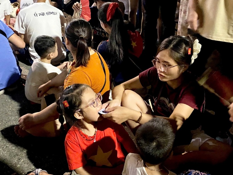 Pháo hoa thắp sáng trời đêm Hà Nội mừng Quốc khánh - 14