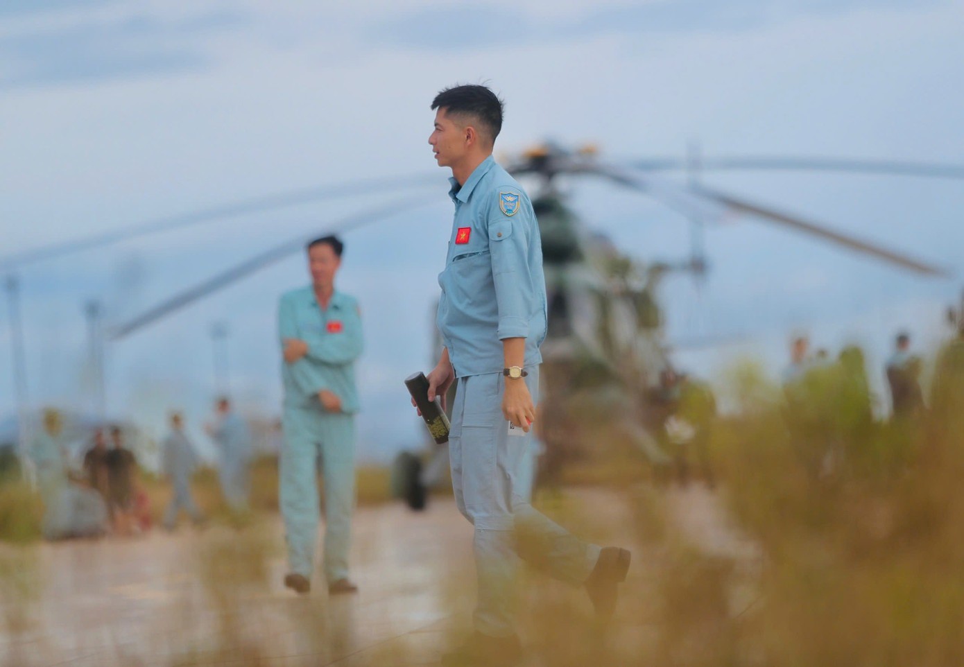 Những người giữ &#39;mạch sống&#39; cho đội hình bay A80 - 1