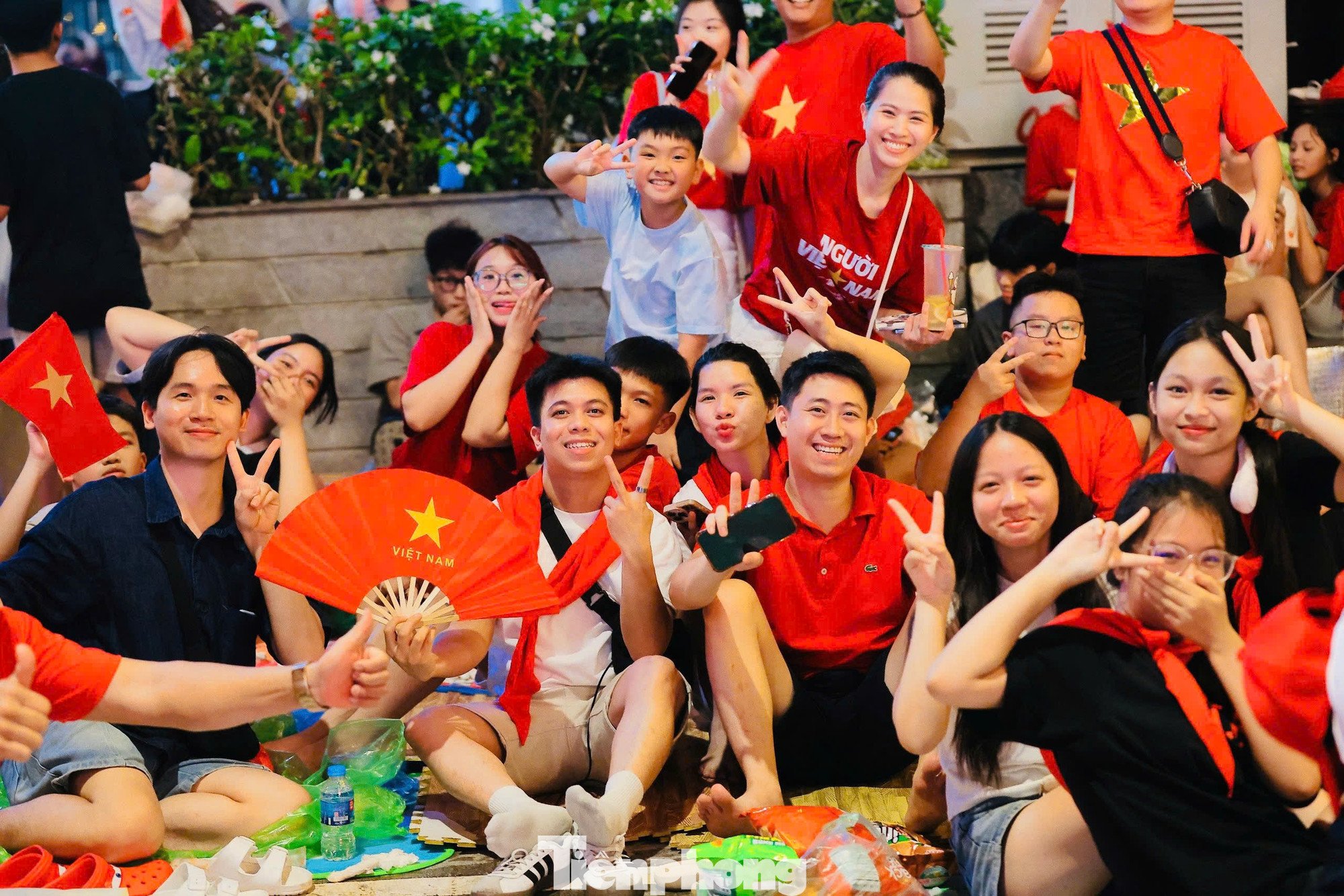 Toàn cảnh Hà Nội đêm không ngủ - 13