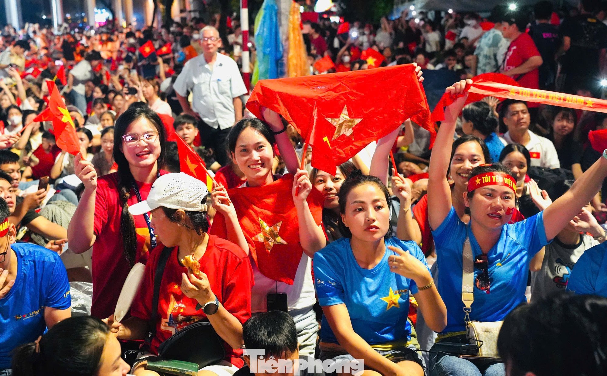 Toàn cảnh Hà Nội đêm không ngủ - 14