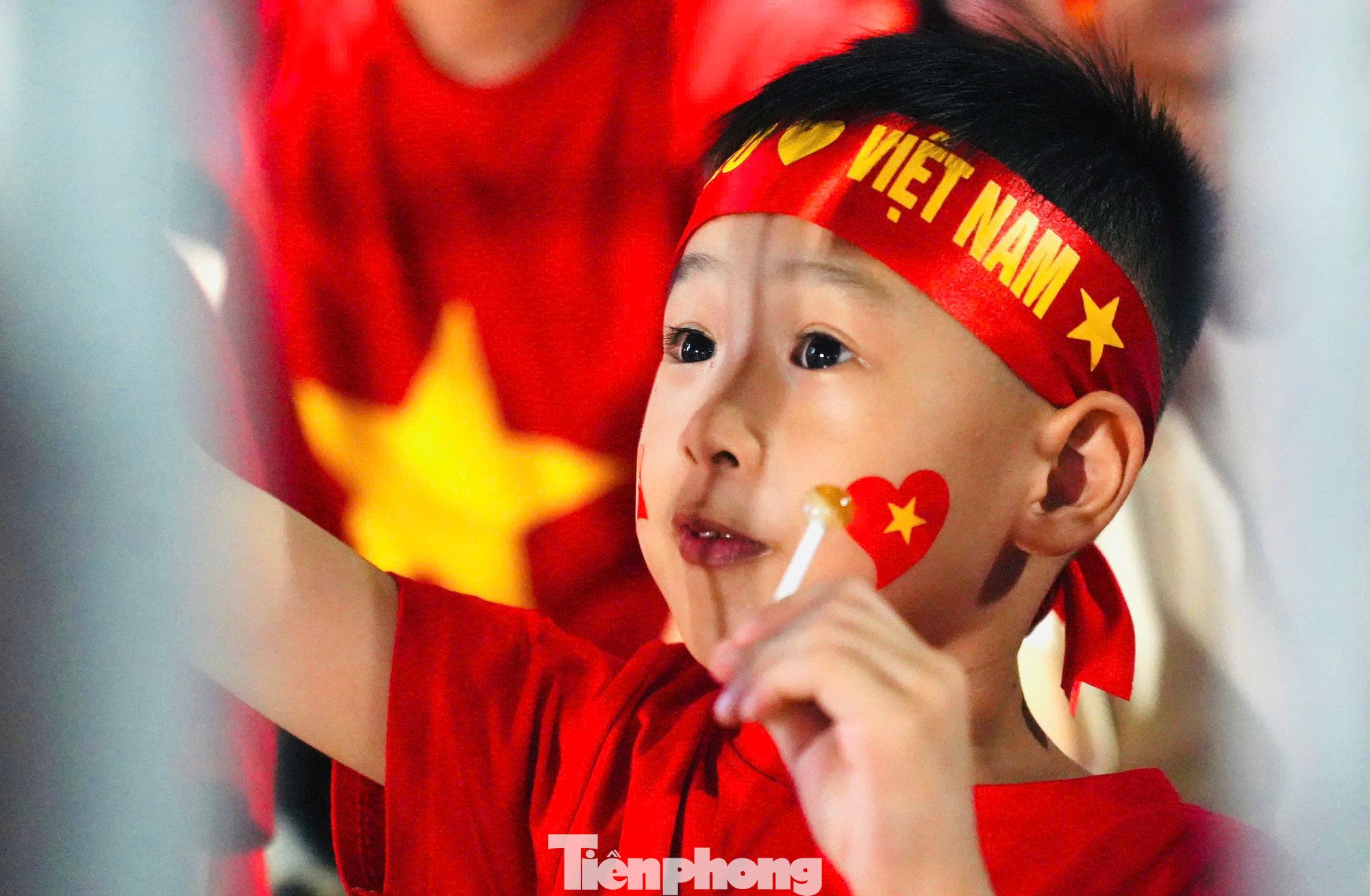 Toàn cảnh Hà Nội đêm không ngủ - 16