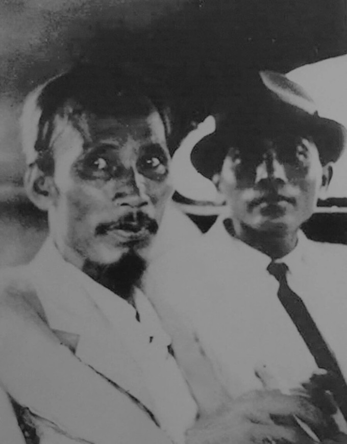 Chủ tịch Hồ Chí Minh và đại tướng Võ Nguyên Giáp ngày 2/9/1945. Ảnh: Võ An Ninh