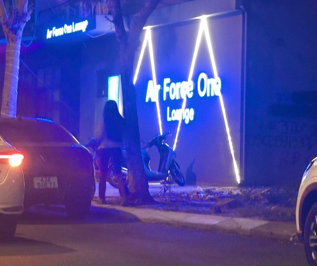 Bên ngoài quán bar Air Force One tại phường An Hải, TP Đà Nẵng