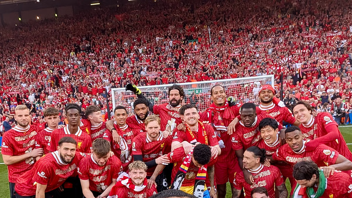 Liverpool đăng quang Premier League và thu về 175 triệu bảng tiền thưởng