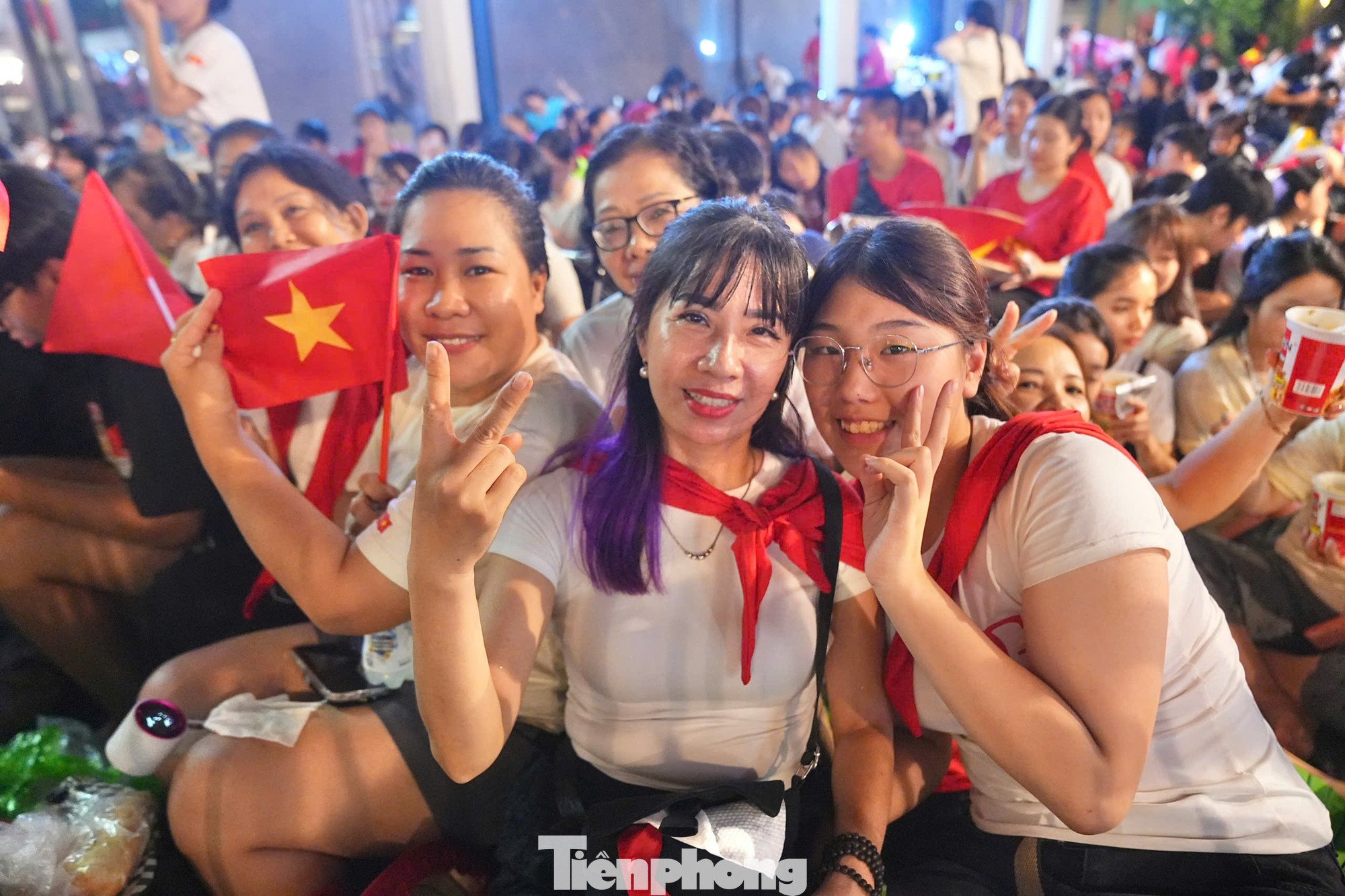Toàn cảnh Hà Nội đêm không ngủ - 24