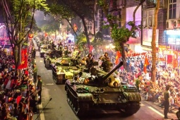 Tin tức trong ngày - Dàn xe tăng, khí tài cùng vạn chiến sĩ hội tụ về Quảng trường Ba Đình