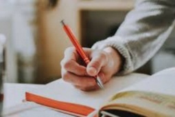 Thị trường - Tiêu dùng - “Sốt” nghề “viết thuê ký ức”: Kiếm hàng chục triệu/tháng, có thể nhờ AI trợ giúp