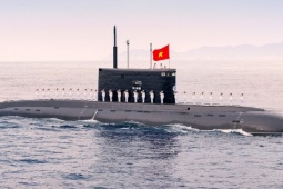 Tin tức trong ngày - Lần đầu diễu binh trên biển