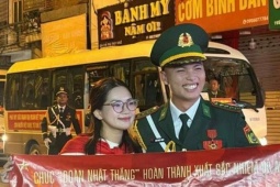 Cô gái vượt 1.600km, thức trắng đêm đợi gặp bạn trai chiến sĩ sau lễ diễu binh