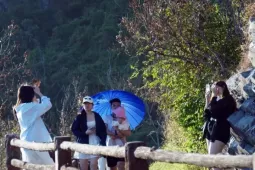 Du khách mê đắm check-in ở Cát Bà