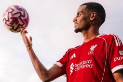 Liverpool có Isak như  " hổ mọc thêm cánh " , Slot biến hóa chiến thuật khôn lường