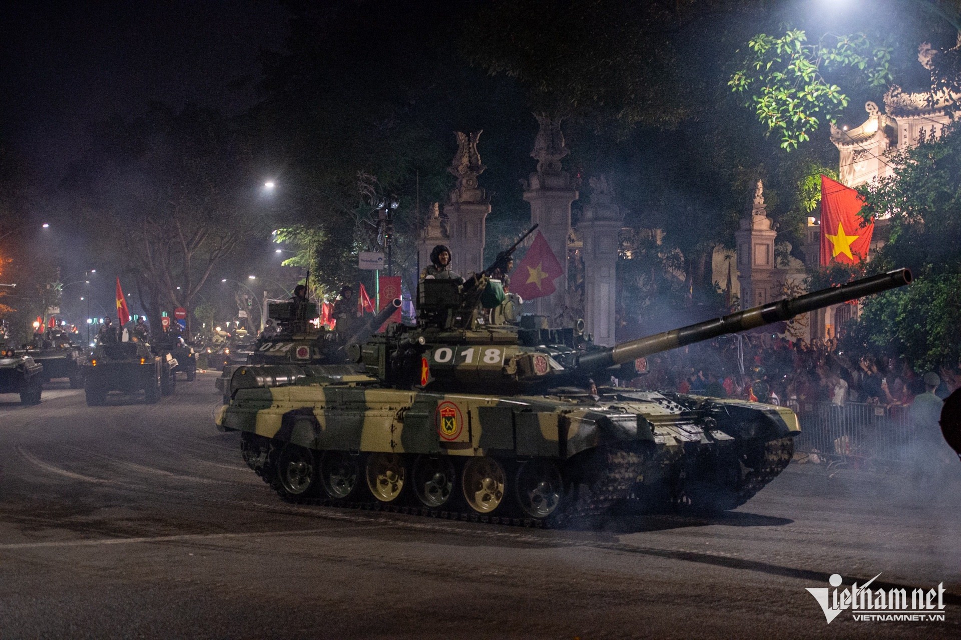 Dàn xe tăng, khí tài cùng vạn chiến sĩ hội tụ về Quảng trường Ba Đình - 22