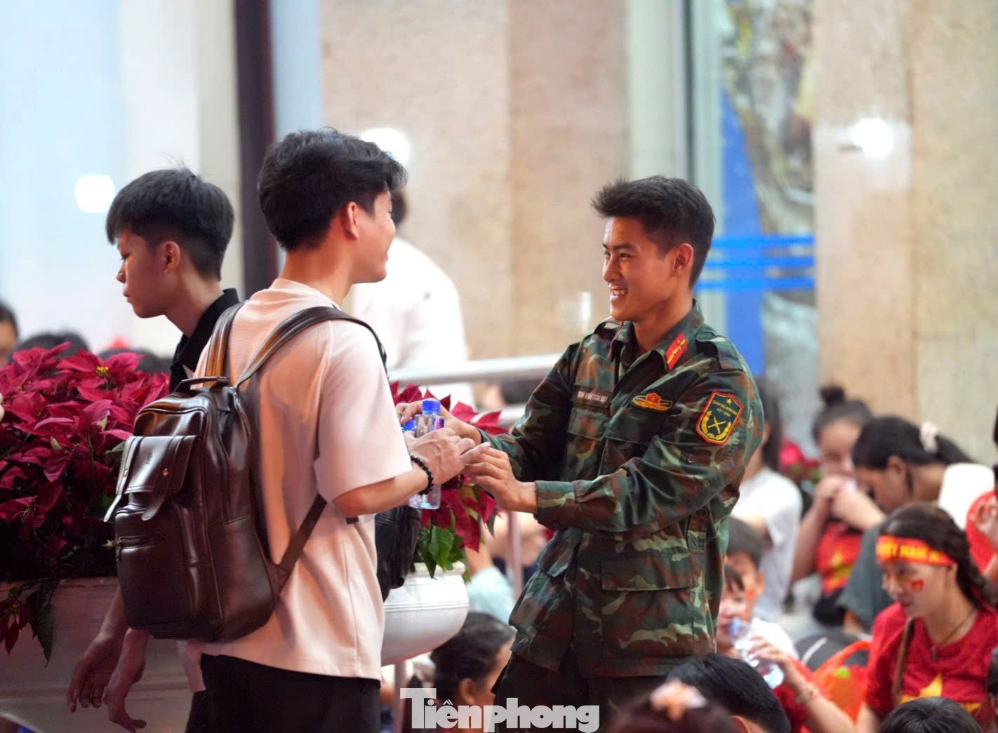 Toàn cảnh Hà Nội đêm không ngủ - 42