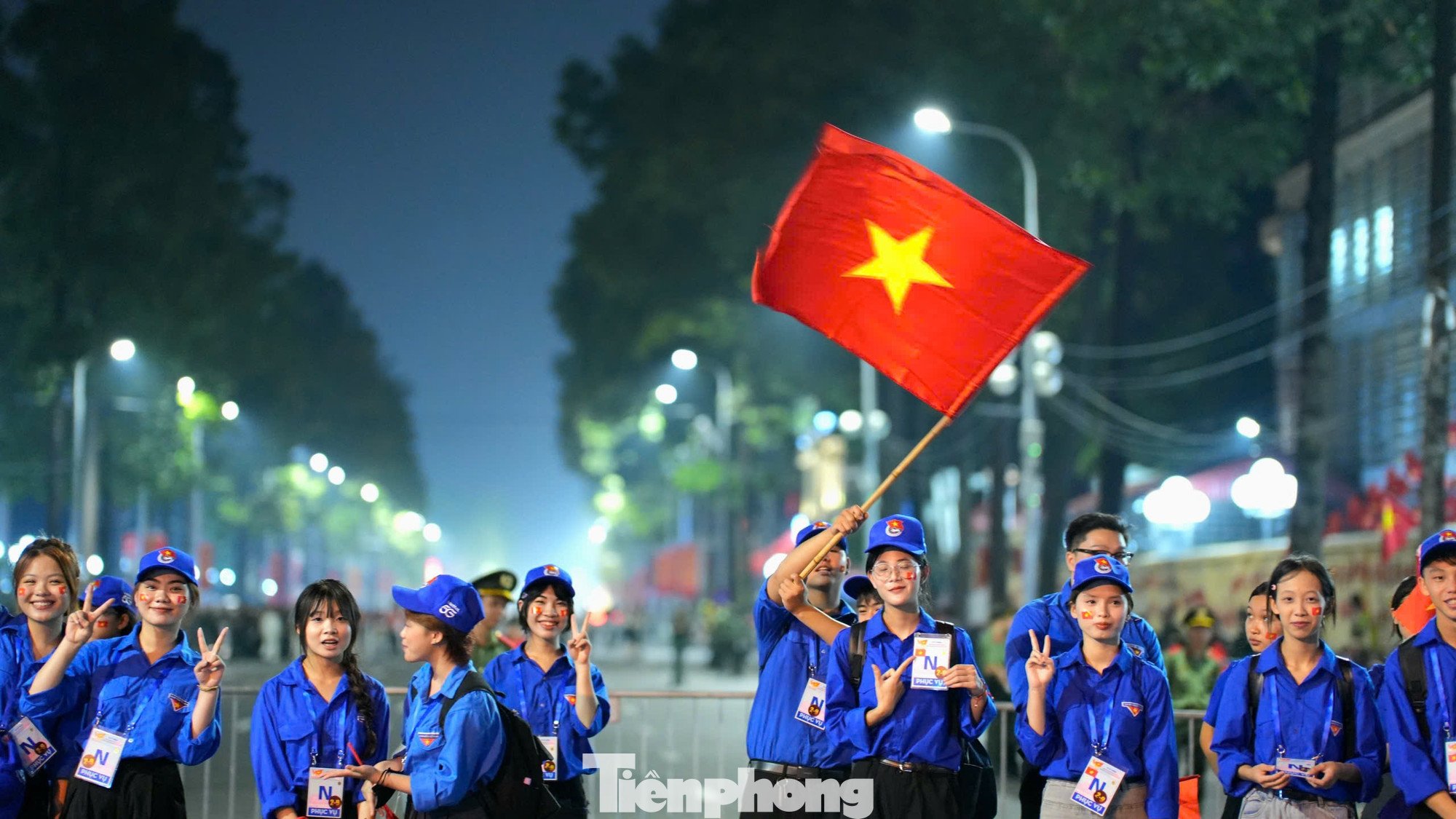 Toàn cảnh Hà Nội đêm không ngủ - 49