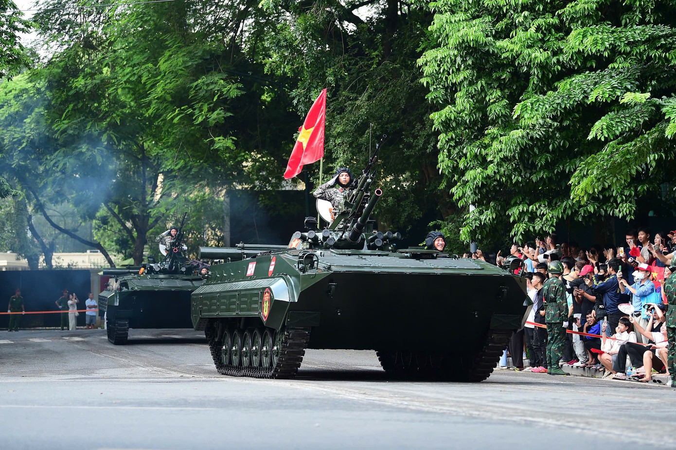 Nhịp quân hành trên phố, triệu trái tim hòa ca - 8