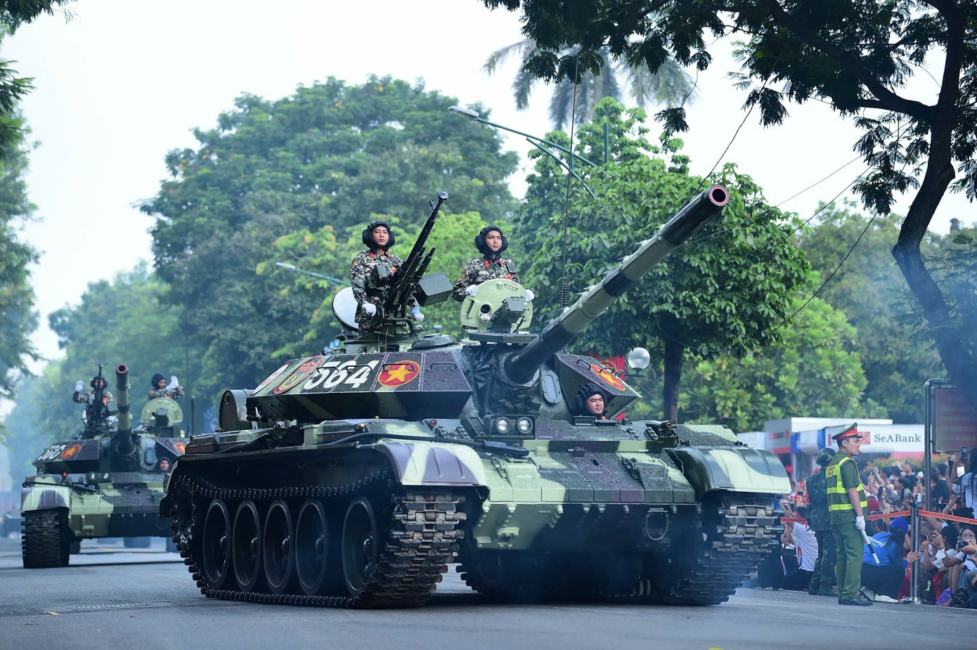 Nhịp quân hành trên phố, triệu trái tim hòa ca - 9