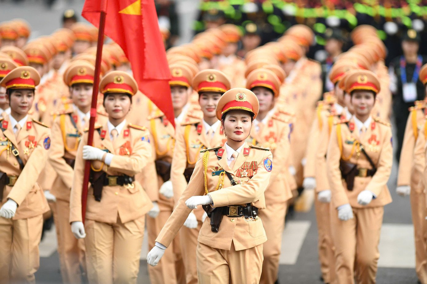 Cảnh sát giao thông là một trong những lực lượng tiên phong được hình thành và hoạt động ngay từ những ngày đầu thành lập nước; những tổ chức tiền thân của lực lượng Cảnh sát giao thông đã tham gia dẫn đường, chỉ huy giao thông, đảm bảo an toàn thông suốt các tuyến vận tải hàng hóa, lương thực, vũ khí, đạn dược.