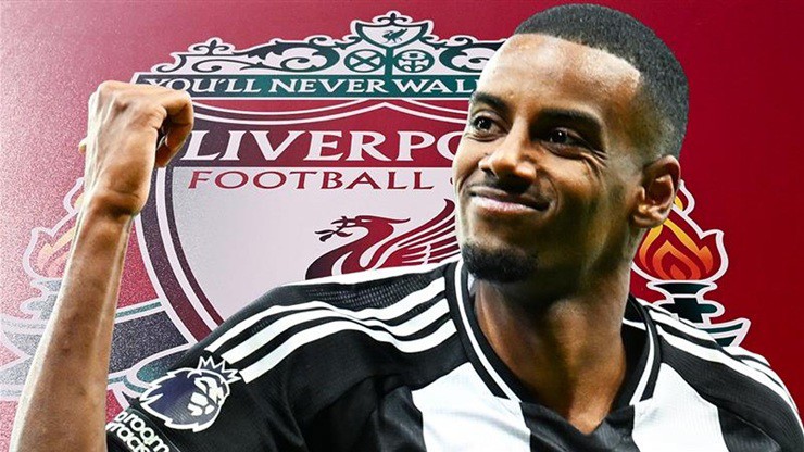 Isak đã gia nhập Liverpool vào ngày cuối cùng phiên chợ hè
