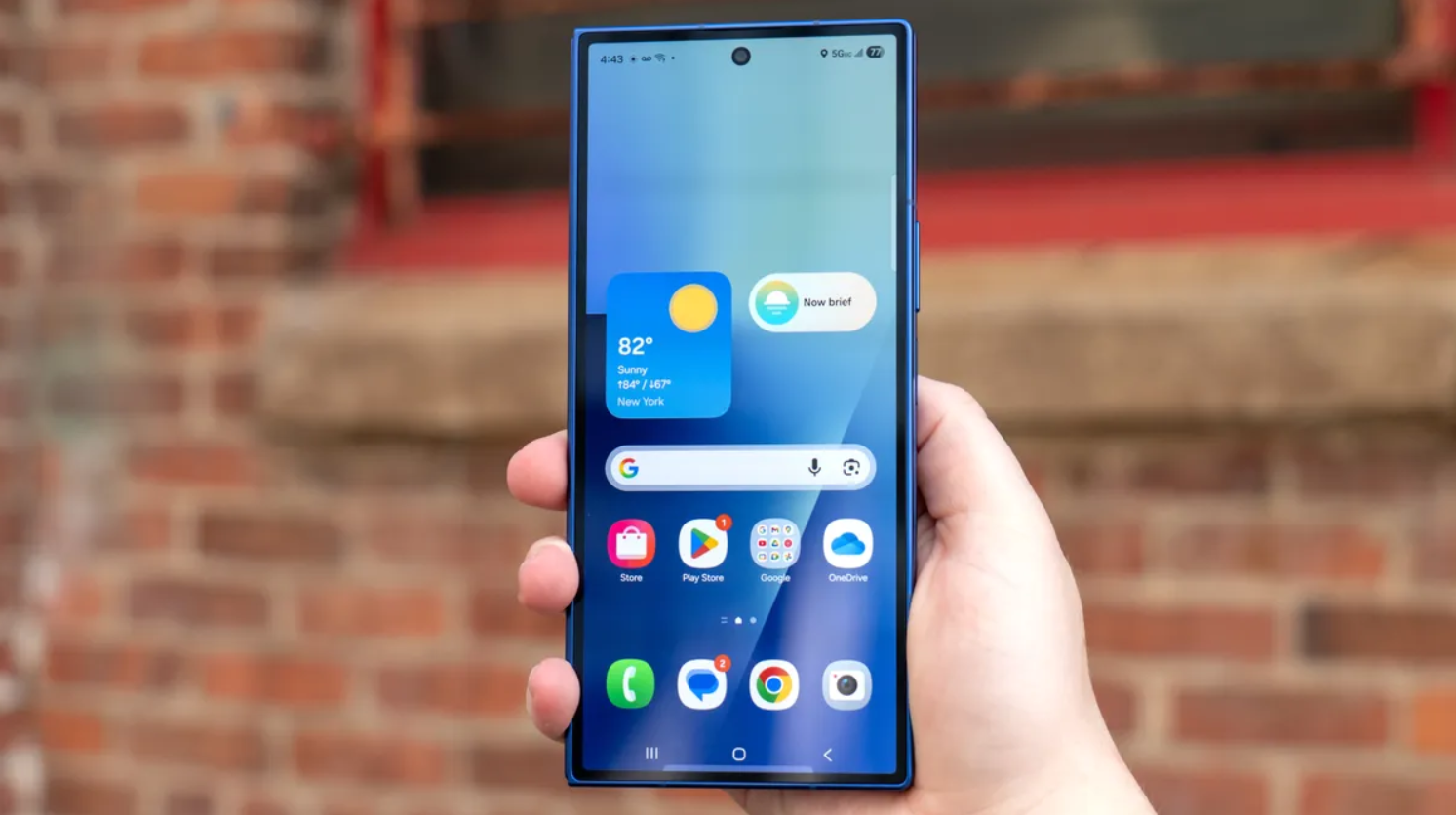 Galaxy Z Fold 7 khi gập lại.