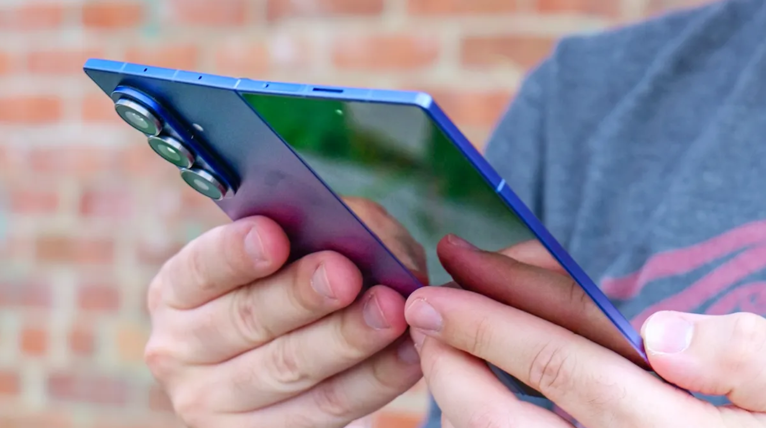 Galaxy Z Fold 7 cho cảm giác khá mỏng.
