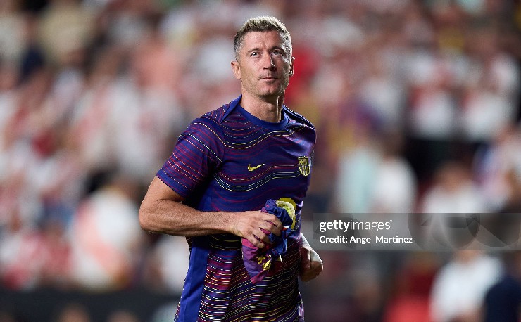 Khả năng Lewandowski tiếp tục gắn bó với Barca sau mùa 2025/26 là không cao