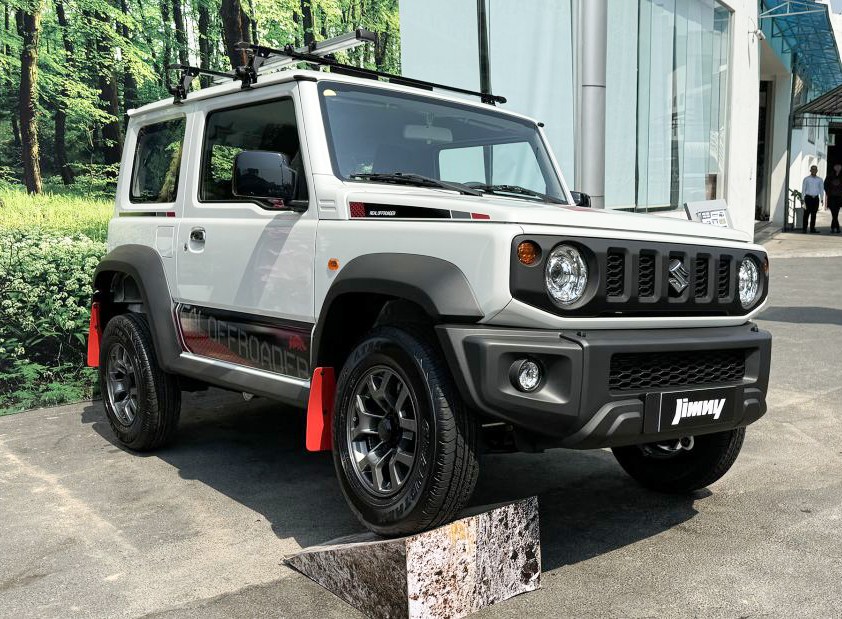 Suzuki Jimny giảm giá lên đến 80 triệu đồng vẫn vắng khách - 1