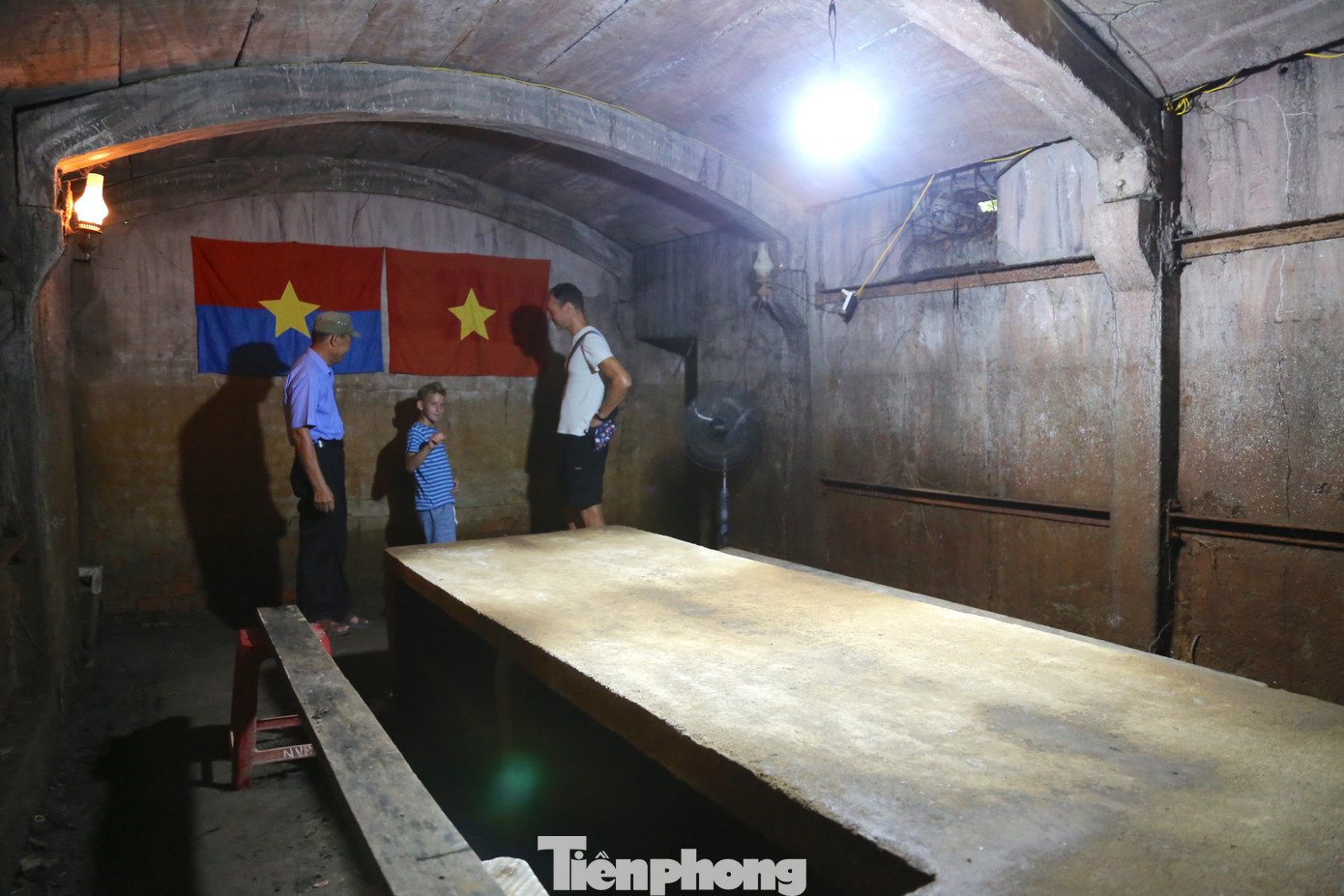 Rất đông du khách tìm đến địa đạo trong lòng đất ở Đà Nẵng - 14