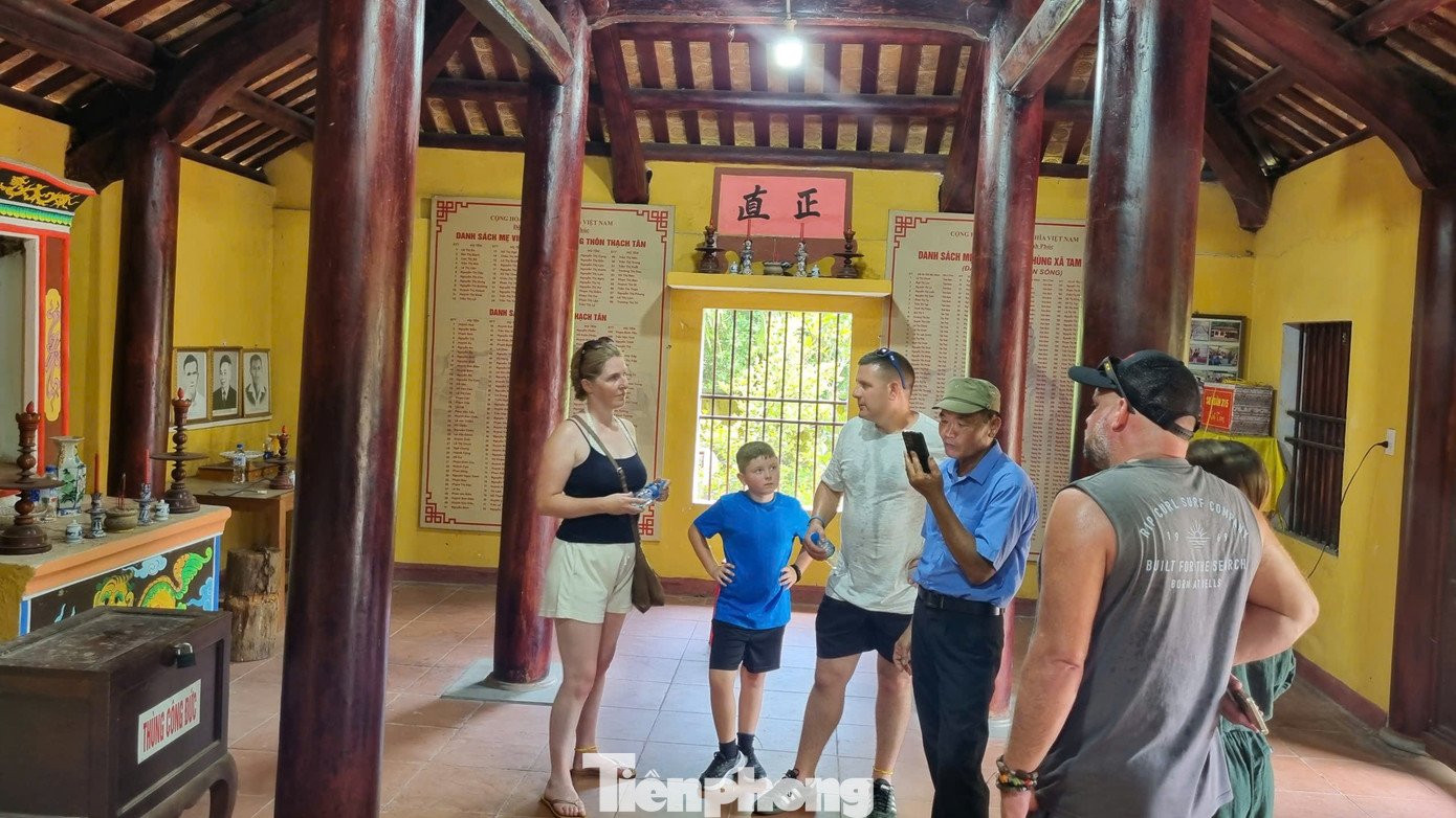 Rất đông du khách tìm đến địa đạo trong lòng đất ở Đà Nẵng - 9