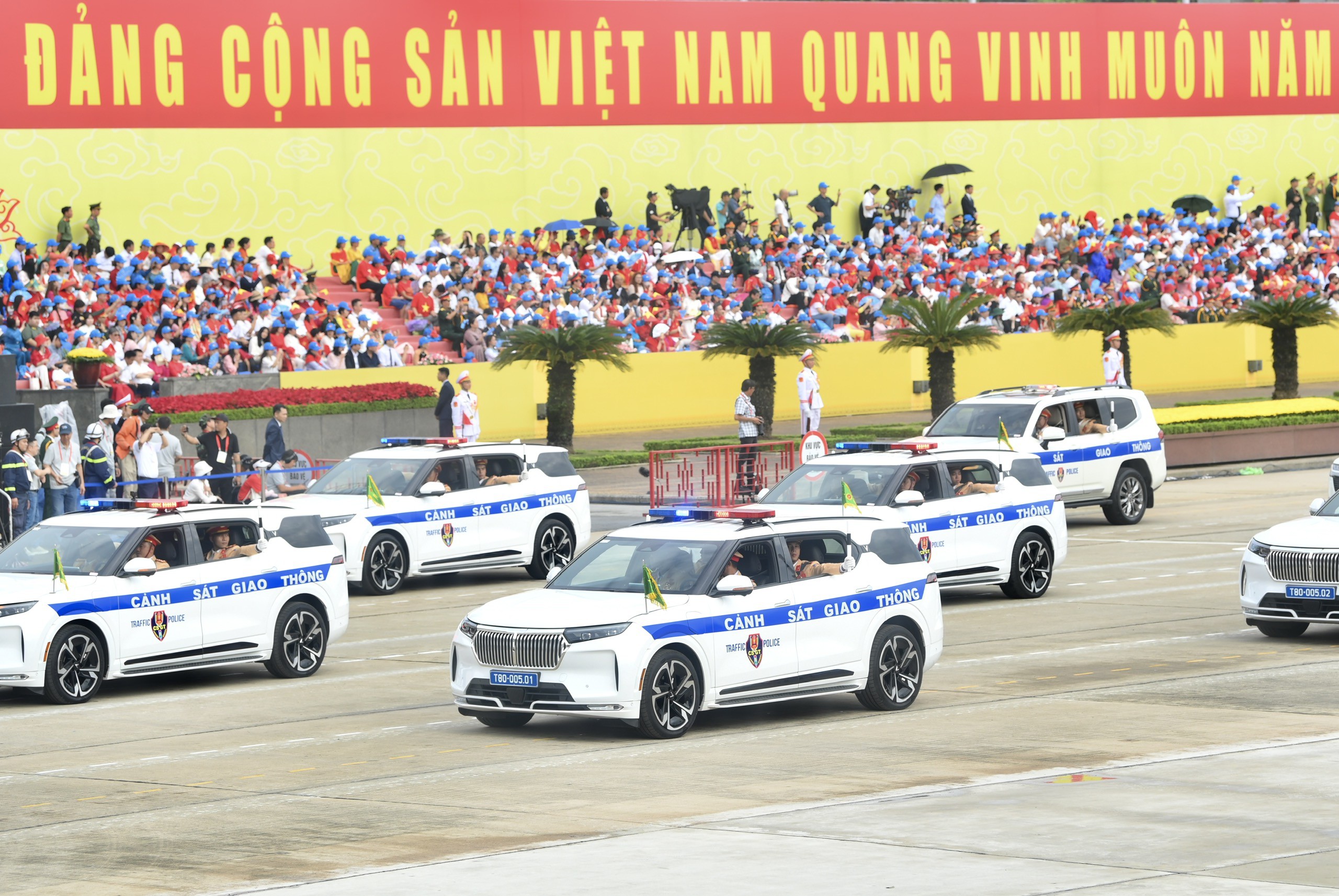 Xe chuyên dụng VinFast VF9 của của CSGT có gì đặc biệt? - 7