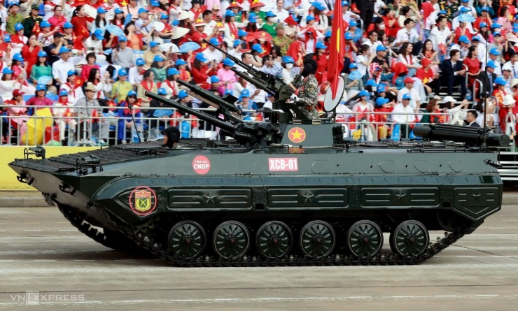 Đội hình tăng thiết giáp tham gia diễu binh - 10