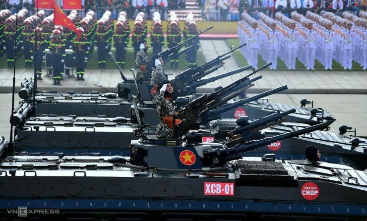 Đội hình tăng thiết giáp tham gia diễu binh - 11