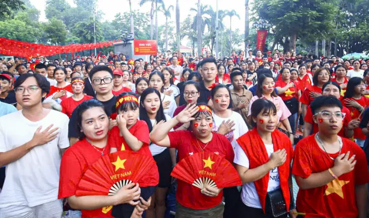 Những bước chân mạnh mẽ trong triệu triệu vòng tay Nhân dân ở ngày hội non sông A80 - 6