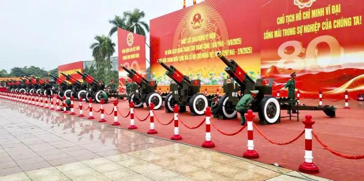 Những bước chân mạnh mẽ trong triệu triệu vòng tay Nhân dân ở ngày hội non sông A80 - 5