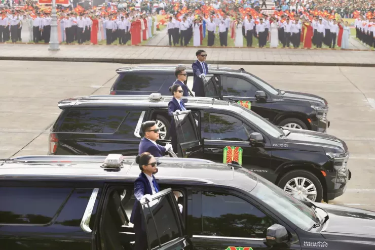 Những bước chân mạnh mẽ trong triệu triệu vòng tay Nhân dân ở ngày hội non sông A80 - 53