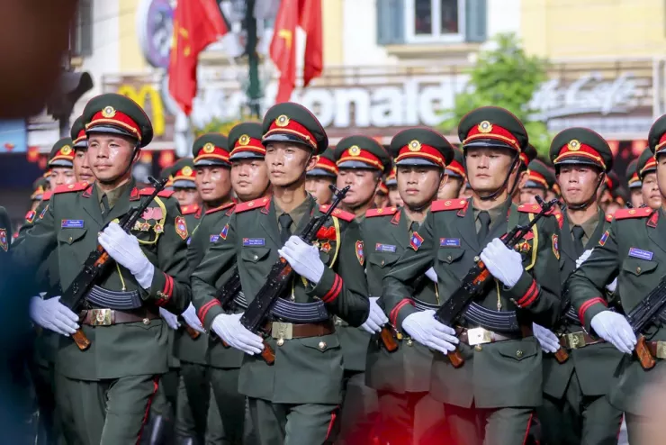 Những bước chân mạnh mẽ trong triệu triệu vòng tay Nhân dân ở ngày hội non sông A80 - 61