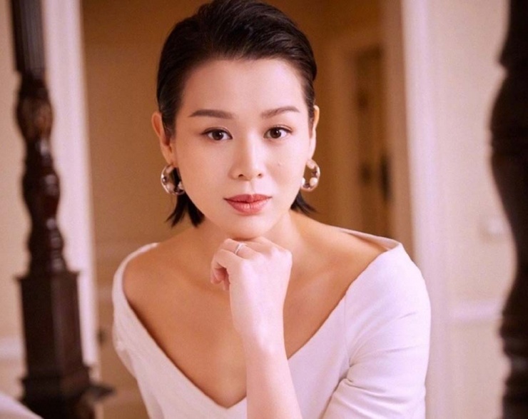 Hồ Hạnh Nhi khéo léo đáp trả tin đồn đời tư khi dự sự kiện hồi đầu tuần. (Ảnh Internet).