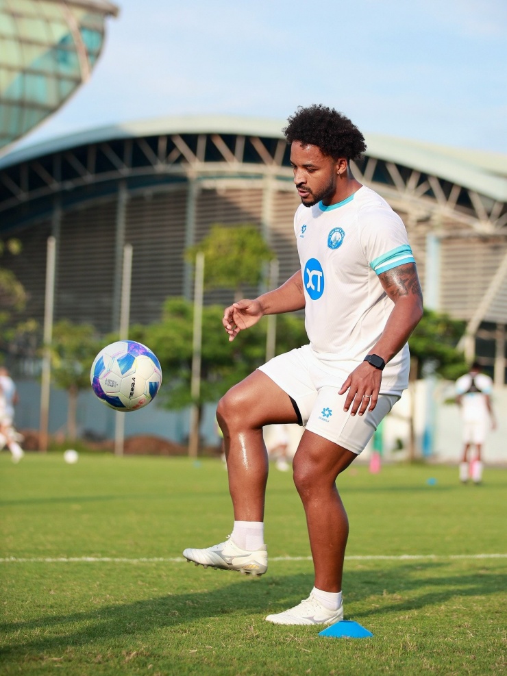 Xuân Son trở lại Việt Nam, báo tin cực vui với HLV Kim Sang Sik - 3