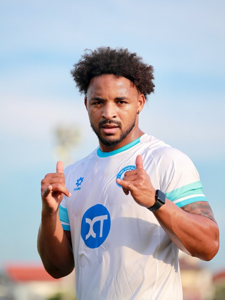 Xuân Son trở lại Việt Nam, báo tin cực vui với HLV Kim Sang Sik - 4