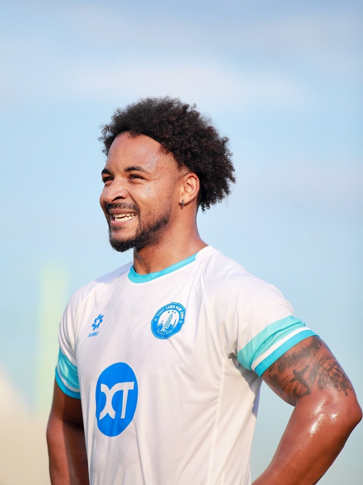 Xuân Son trở lại Việt Nam, báo tin cực vui với HLV Kim Sang Sik - 5