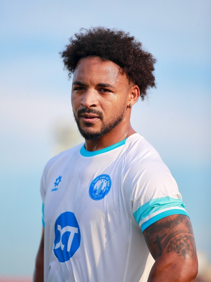 Xuân Son trở lại Việt Nam, báo tin cực vui với HLV Kim Sang Sik - 6