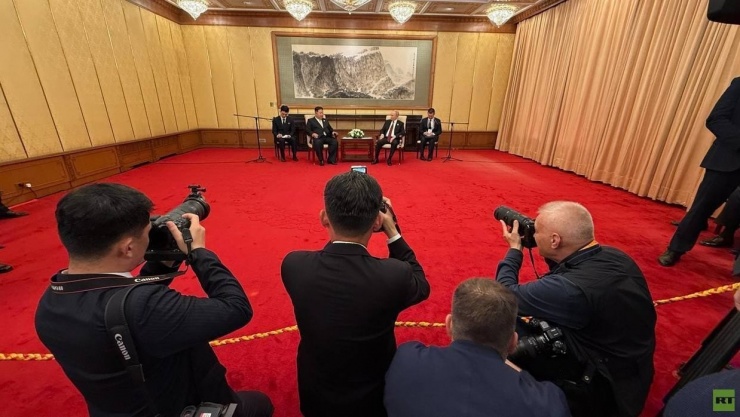 Tổng thống Nga, Chủ tịch Triều Tiên cùng đi siêu xe Aurus đến địa điểm họp song phương - 3