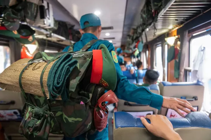 Hành trang ngày trở về. Ảnh: HẢI ANH.