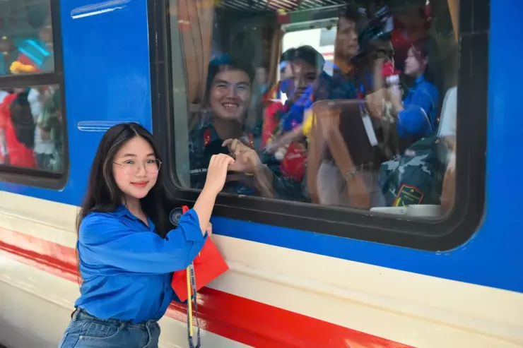 "Trái tim" cho ngày chia xa. Ảnh: HẢI ANH.