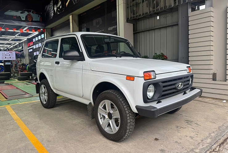 Ảnh thực tế Lada Niva Legend tại Việt Nam, xe "cổ điển" chuẩn Euro 5