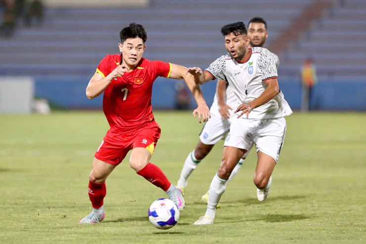 Video bóng đá U23 Việt Nam - U23 Bangladesh: Đình Bắc, Lê Viktor tỏa sáng (U23 châu Á)